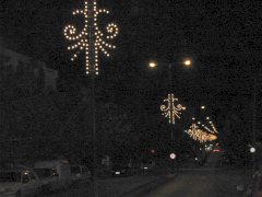 Anis Marias im Weihnachtsgewand